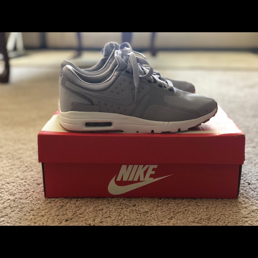 Women Nike Air Max Zero size 6.5